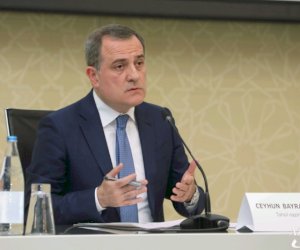    
Ceyhun Bayramov: “Kimsə bizim əvəzimizə Ermənistanla müqavilə imzalamayacaq“   