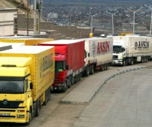    Rus və Belarus yük maşınları sərhəddən buraxılmadı   