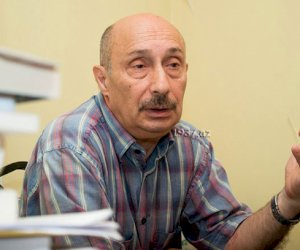    “Bizdə vətənşüvənlər var ki, səhərdən axşamacan ermənilərə lənət oxuyur”

   