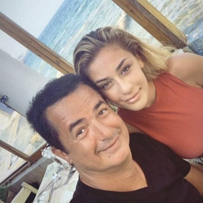 Acun özündən 30 yaş kiçik qızla eşq yaşayır Acun özündən 30 yaş kiçik qızla eşq yaşayır