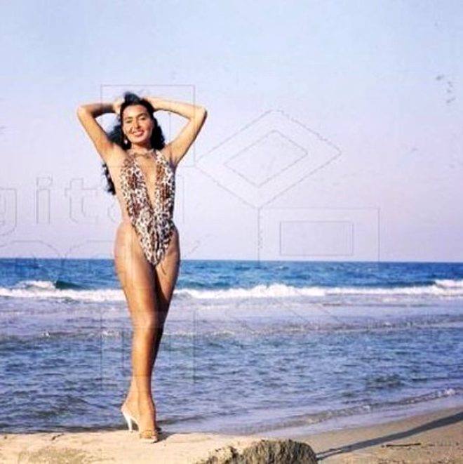 Bülənt Ərsoyun bikinili şəkilləri marağa səbəb olub – Fotolar Bülənt Ərsoyun bikinili şəkilləri marağa səbəb olub – Fotolar