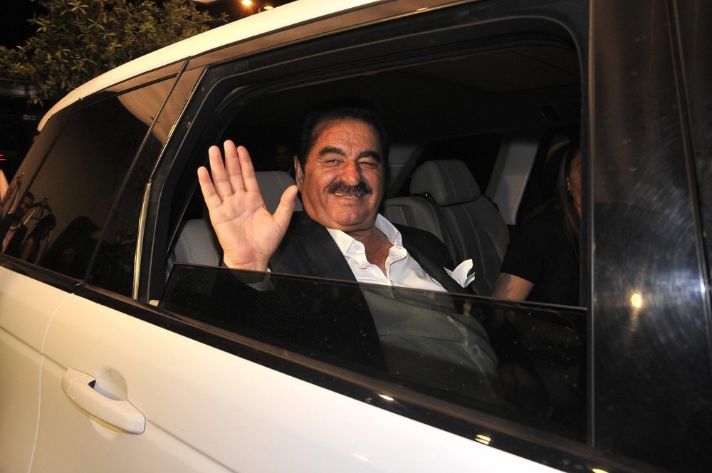 İbrahim Tatlısəsə 750 minlik hədiyyə - Foto