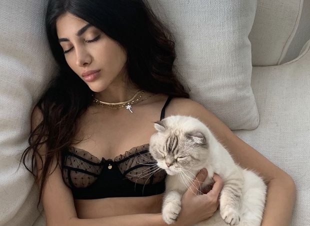 Azərbaycanlı model yeni paylaşımı ilə göz qamaşdırdı - Fotolar