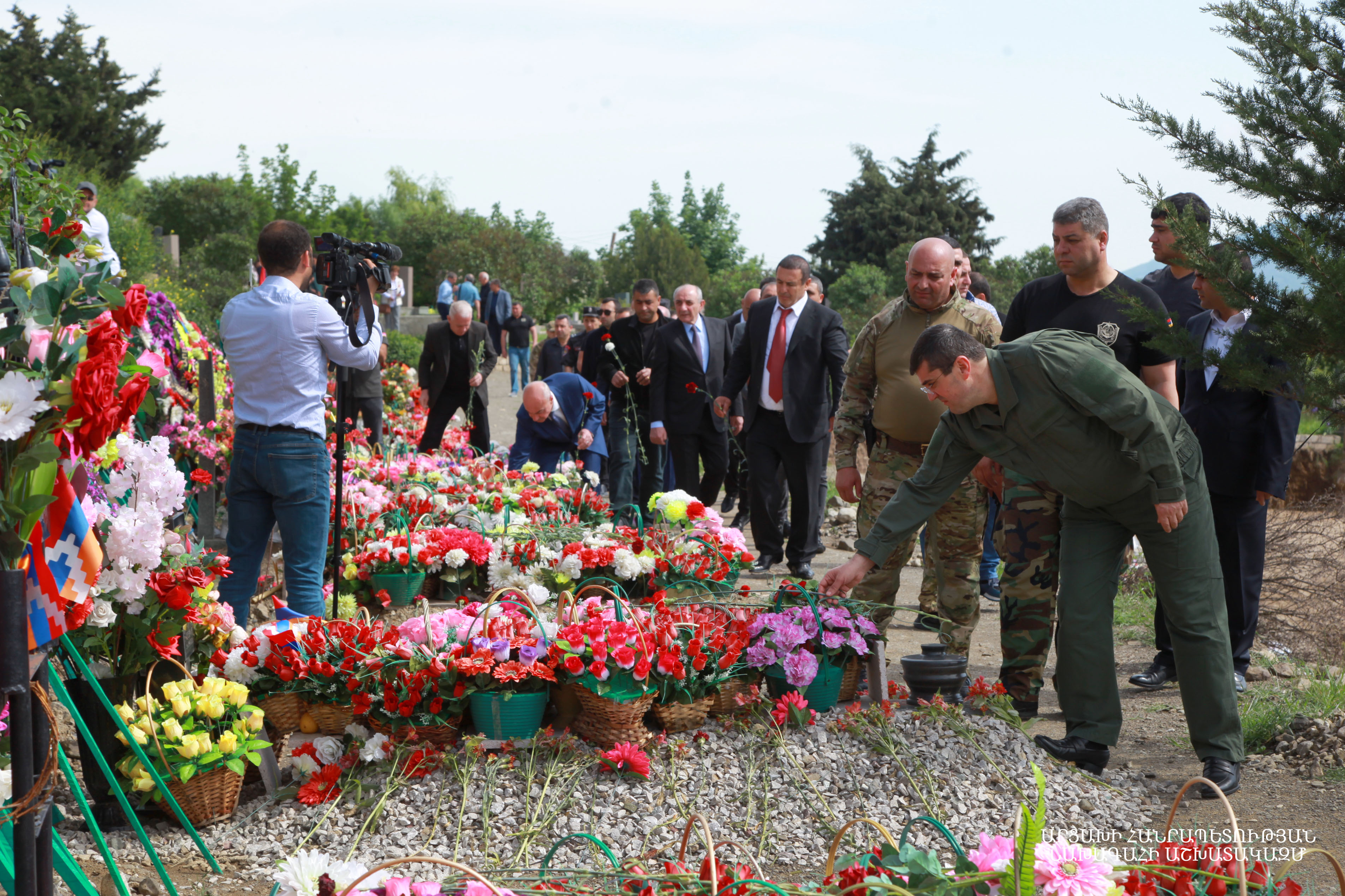 “Eşşək” ləqəbli erməni oliqarx rusların dəstəyilə Xankəndinə gəldi - Fotolar “Eşşək” ləqəbli erməni oliqarx rusların dəstəyilə Xankəndinə gəldi - Fotolar