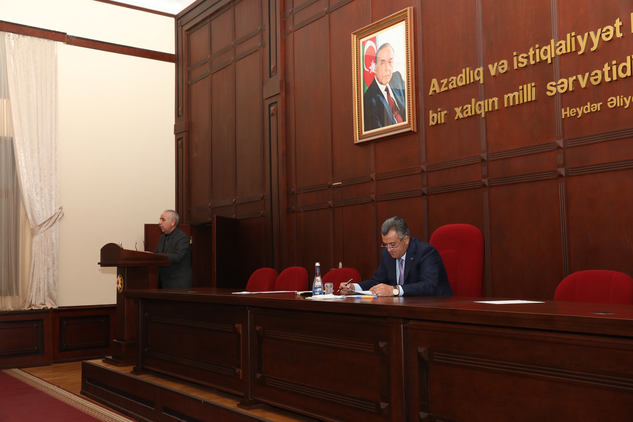 İcra başçısı tabeliyində çalışanlara ciddi tapşırıqlar verdi İcra başçısı tabeliyində çalışanlara ciddi tapşırıqlar verdi